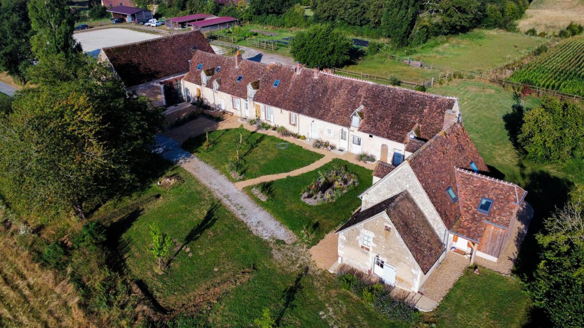 Chambres D'Hotes Du Bistrot Des Ecuries Cour-Maugis-sur-Huisne Exterior photo